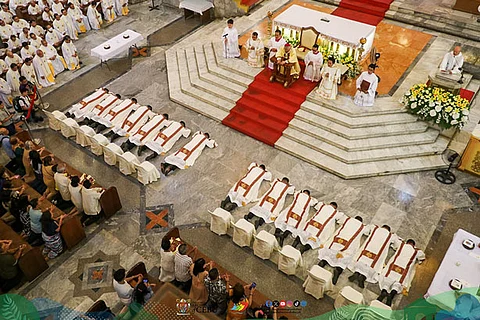 Cebu ordains 14 new priests