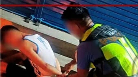 Suspetsadong kawatan sikop
sa mga nag-roving nga polis