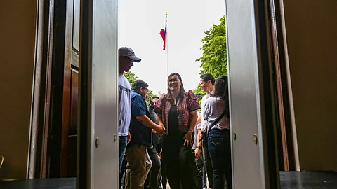NEW JOURNEY. Former flight attendant Pamela Baricuatro enters the Capitol in Cebu City on Monday, June 30, 2025, hours before assuming office as governor of the province. /