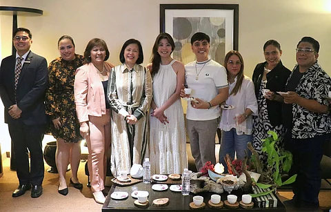 Johann Sebastian (Radisson Blu Cebu Dir. of Operations), Amapola Garcia (Radisson Blu Cebu Asst. Dir of Events), Marife Yuson (Radisson Blu Cebu Dir. of Sales & Marketing), Ann Olalo (Radisson Blu Cebu General Manager), Tisha Cue (Bliss Unlimited), Gaylord Aves (Gaylord Aves Weddings & Events), Snoogie Mata (Snoogie Weddings & Events), Raquel Choa (TCC), Danny Villarante (Danny Villarante Events),catch up over sikwate and artisanal chocolates.