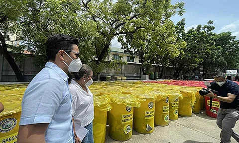 200 ka baril sa medical waste gipundo sa karaang terminal