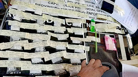 ILOILO. Authorities arrested alias “Cobra,” a high-value individual, and confiscated P1.3 million worth of suspected shabu and assorted ammunition during a search operation in Barangay Banica, Roxas City, Capiz on July 1, 2025.