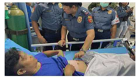 Bulletproof vest nakaluwas sa polis atol sa pinusilay