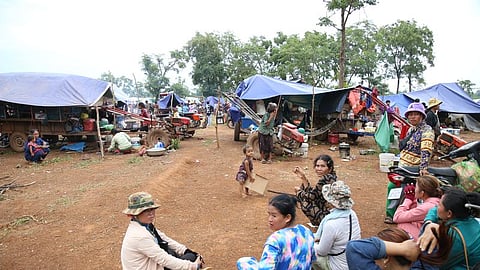 Cambodian evacuees from Cambodia-Thai border conflict gather at a refuge in Oddar Meanchey province, Cambodia, July 26, 2025. (Xinhua)