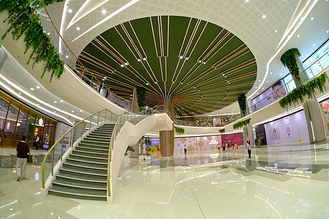 Designed by renowned Filipino architect Royal Pineda, SM City Davao’s expansion wing features modern aesthetic that draws inspiration from Davao’s rich natural landscapes.