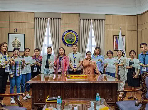 460K nga ayuda gihatag alang sa OFWs, pamilya sa Mandaue City