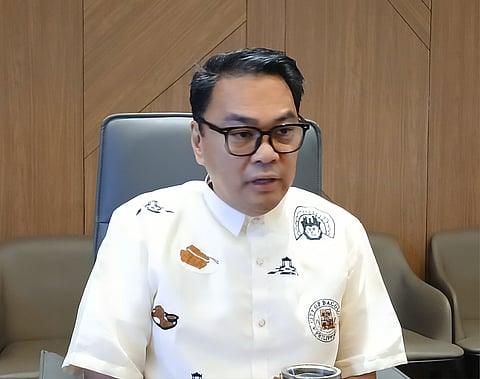 BACOLOD. Bacolod City Mayor Greg Gasataya announces that the City Government will implement the salary adjustment for all regular city hall employees on August 15, 2025.