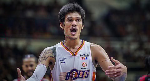 Almazan mipirma'g bag-ong kontrata