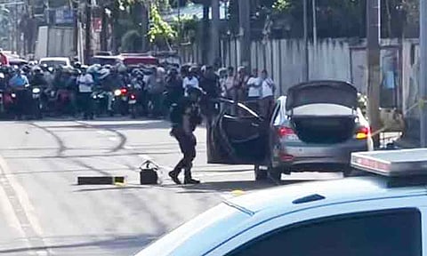 An abandoned sedan triggered a brief bomb scare in Sasa, Davao City, on Saturday morning, August 16, 2025, but police later confirmed that the vehicle posed no threat.