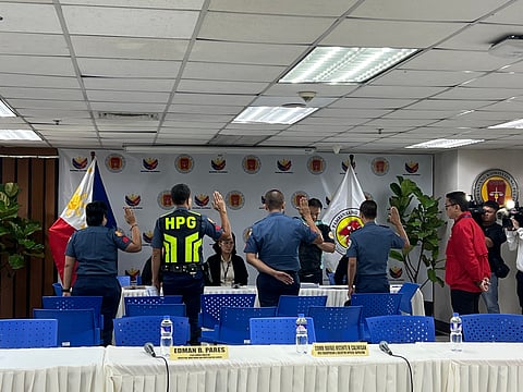 MANILA. Five personnel of the Philippine National Police (PNP) Highway Patrol Group (HPG) filed administrative complaints on Friday, August 22, 2025, against a police official accused of accepting bribes from an arrested suspect.