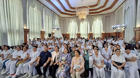 Probinsiya sa Sugbo aduna nay 100 nurses, 13 doktor