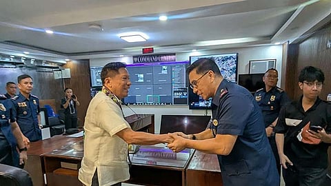 Mayor tests 911, hails PNP’s response