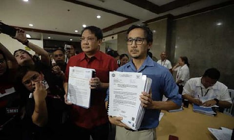 NO SACRED COWS. Commission on Audit Chair Gamaliel Cordoba (left) and Department of Public Works and Highways Secretary Vince Dizon file recommendation of charges before the Office of the Ombudsman on Monday (Sept. 8 2025) against three contractors and DPWH engineers linked to anomalous flood control projects in Bulacan province. The construction firms are Wawao Builders, St. Timothy Construction Corporation and Syms Construction Trading; while the DPWH officials are former Bulacan 1st District engineer Henry Alcantara, his assistant Brice Hernandez, project engineer Paul Duya and construction section chief Jaypee Mendoza. (PNA photo by Joan Bondoc)
