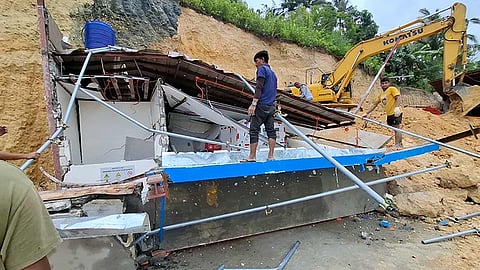 Gasolinahan, hardware natabunan sa landslide