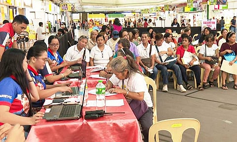 A total of 302 seniors and persons with disabilities (PWDs) were hired on the spot to work in partner-food chains of the City Government of Davao from Sept. 23 to 24, 2025.