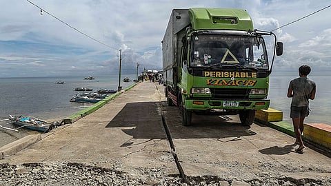 Dagat sa Bogo City nausab human sa linog