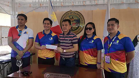 Mandaue distributes P7M aid to quake-hit LGUs