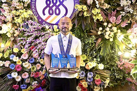 CEBU. Mayor Pablo John “John-John” Garcia IV proudly holds the three plaques awarded to the Municipality of Barili during the 2025 Rafael M. Salas Kaunlarang Pantao Awarding Ceremony, recognizing the town as Central Visayas’ top performer in the Philippine Population and Development Program.