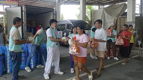 Vicsal Foundation mihatag og P1.1M nga tabang sa mga biktima sa linog