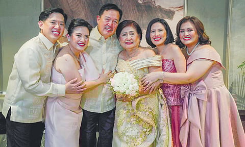 GOLDEN WEDDING ANNIVERSARY. Lanao del Norte Vice Gov. Allan Lim and wife Elvira with their children, from left, Dimitri, Maidy, Donna and Meg.