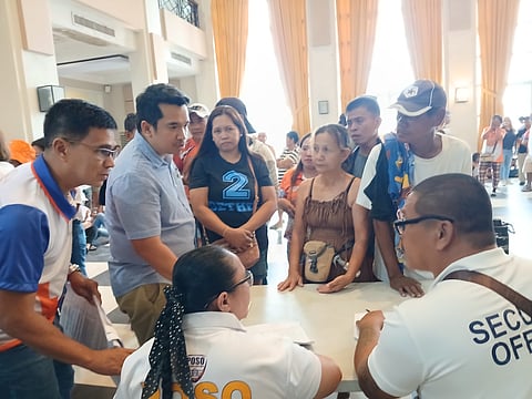 BACOLOD. The Bacolod City Legal Office (CLO) is now conducting an investigation against the private individual who was seen holding the payroll of the job order (JO) employees at the Bacolod City Government Center (BCGC) on Thursday, October 30, 2025.