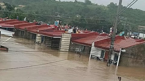 Flood-hit Cebuanos beg for rescue