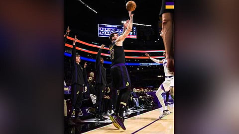 LeBron returns as Lakers roll past Jazz