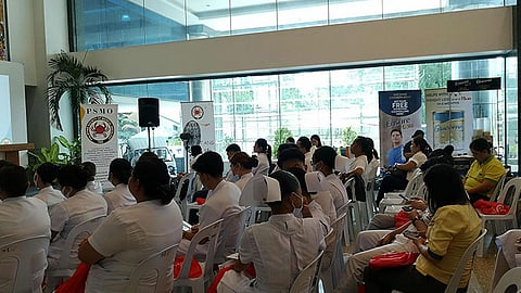 Paghunong pagpanigarilyo, vaping gidasig atol sa forum