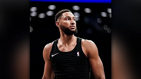 Simmons moduwa bisan wa’y suweldo