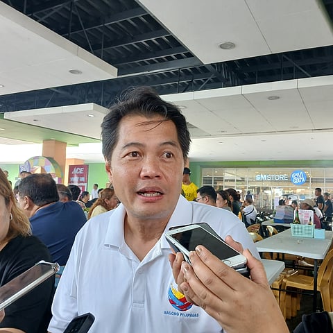BACOLOD. Bacolod City Lone District Representative Alfredo Abelardo Benitez files resolution directing the Committe on Visayas Development to conduct an inquiry into the Slow Food Movement in Negros Occidental and to assess its potential contribution to promoting sustainable development in the Visayas Region.