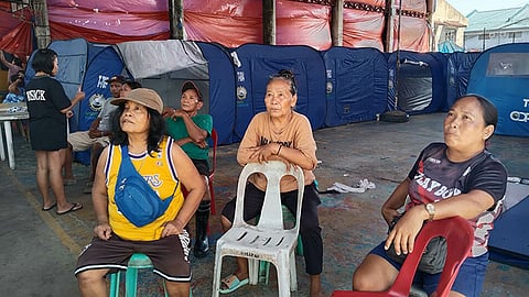 6 families remain in Umapad gym as Tino leaves homes washed out