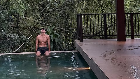David Licauco sizzles in Instagram pool photos