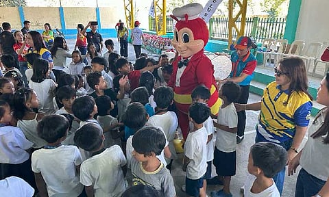 Cluster of Rotary Clubs Brings Christmas Cheers to Bacolor Kids