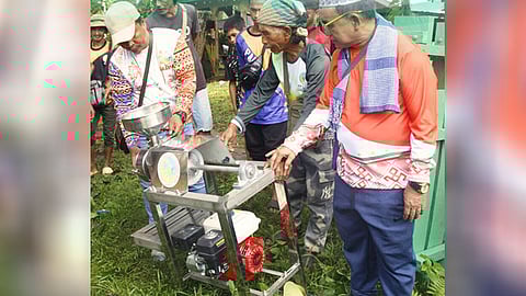 Tawi-Tawi farmers' group receive agri inputs, equipment