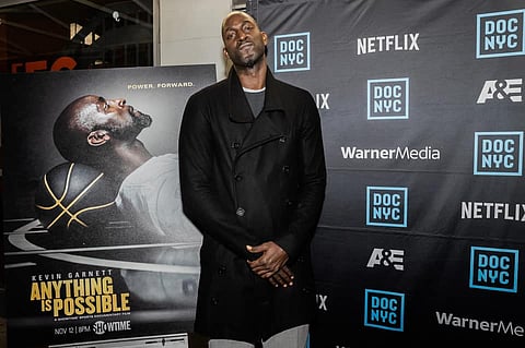 No. 21 ni Garnett iretiro sa Wolves