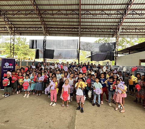 ZAMBOANGA. SM City Mindpro brings smiles to over 400 learners in three elementary schools in Zamboanga City through “Besties of Joy” distribution on Wednesday, January 7.