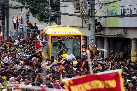 MANILA. Philippine National Police (PNP) Acting Chief Police Lieutenant General Jose Melencio Nartatez Jr. commended all commanders and uniformed personnel on the ground for their hard work, dedication, and perseverance in performing their assigned duties during the nearly 31-hour procession of the Black Nazarene in Manila.