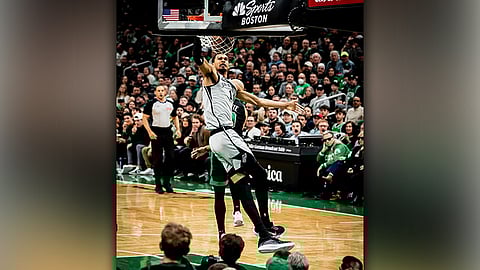 Nakaipsot ang Spurs sa Celtics