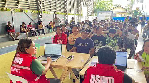 DSWD 7 mipadayon sa verification sa
Walang Gutom Program sa Cebu, Bohol