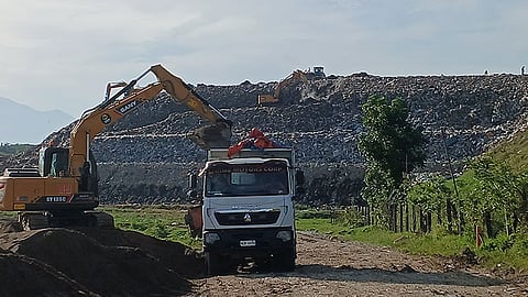 Gasataya inspects sanitary landfill