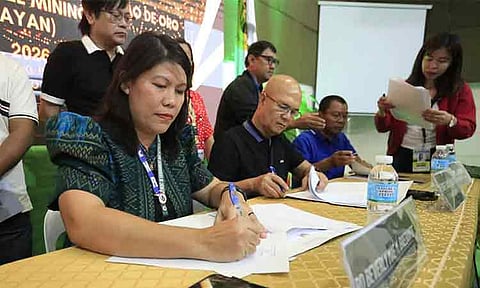 Davao de Oro Governor Raul Mabanglo, together with the Chairperson of the Provincial Mining Regulatory Board (PMRB) and Regional Director of the Mines and Geosciences Bureau (MGB)-Davao Beverly Mae M. Brebante, and other members of the council, signed on Friday, January 16, 2026, the declaration of an 81-hectare area in Sitio Tagpura, Barangay Camanlangan in New Bataan, Davao de Oro as people’s mining area.