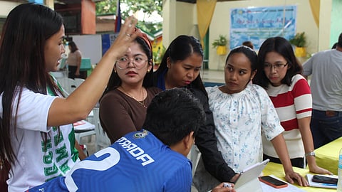 Holistic, inclusive teaching gipasiugda
atol sa Labogon NHS mid-year Inset