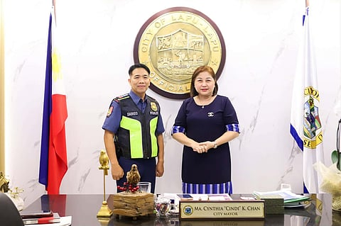 Colonel Agosto Daskeo during a courtesy call with Lapu-Lapu City Mayor Cindi Chan.