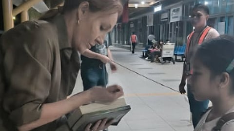 J.K. Rowling spotted in Palawan after viral airport photo