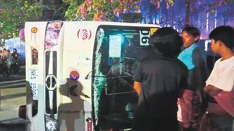 Modern jeep nalimbuwad, 5 angol