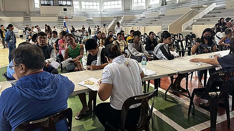 Bacolod provides over P1M in financial aid to fire victims