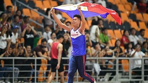 CELEBRATION. Ernest John “EJ” Obiena claims a bronze medal at the INIT Indoor Meeting Karlsruhe in Germany on Sunday, February 8, 2026. In this photo, the Filipino pole vault star celebrates winning his historic gold medal at the Asian Indoor Championships in China.