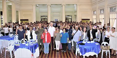 NEGROS. Negros Occidental Governor Eugenio Jose Lacson distributed educational assistance worth a total of P1.5 million to 300 Kapatiran next-of-kin grantees at the Capitol Social Hall on Tuesday, February 10, 2026.
