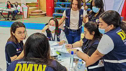 DMW-7 padayon sa onsite profiling sa apektadong OFWs, pamilya sa Bagyong Tino