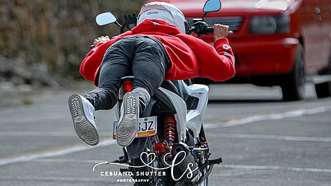 Nag-superman nagdrayb og motor, lisensiya gisuspenso